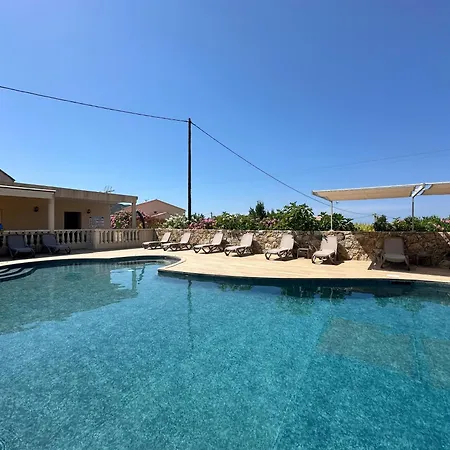 וילה Manureva קאלבי