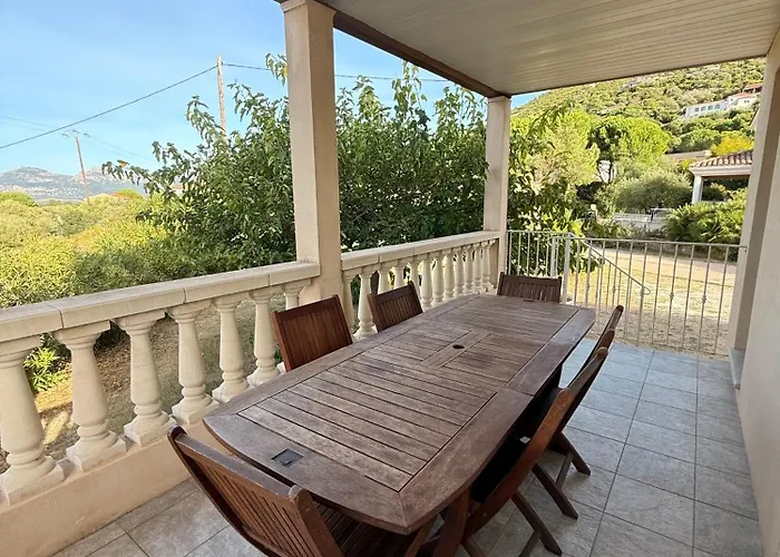 Manureva * Calvi (Corsica)