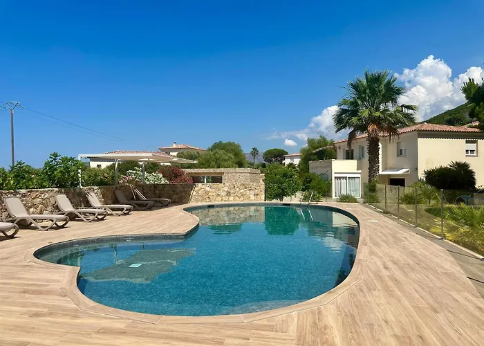 Manureva * Calvi (Corsica)